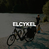 Två elcyklar och människor på en strand - kategori elcykel hos TCM Cykel.