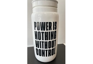 Pirelli  Pirelli Vattenflaska svart/vit | 550ml